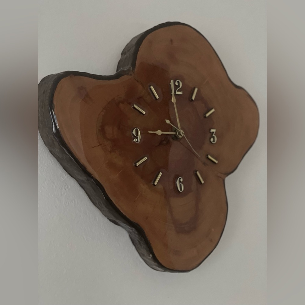 Vintage Wood Clock Live Edge High Gloss